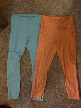 Fabletics Aqua and Shimmery Peach Leggings Set